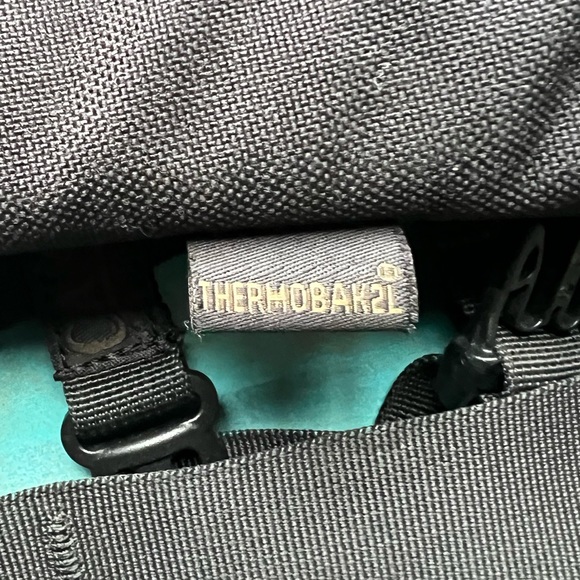 Camelbak Maximum Gear Condura Thermobak 2L 70 oz Insulated Hydration Pack - Picture 6 of 8